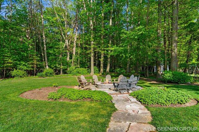 2817 Lakeshore Drive, Fennville, MI 49408