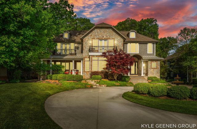 2817 Lakeshore Drive, Fennville, MI 49408