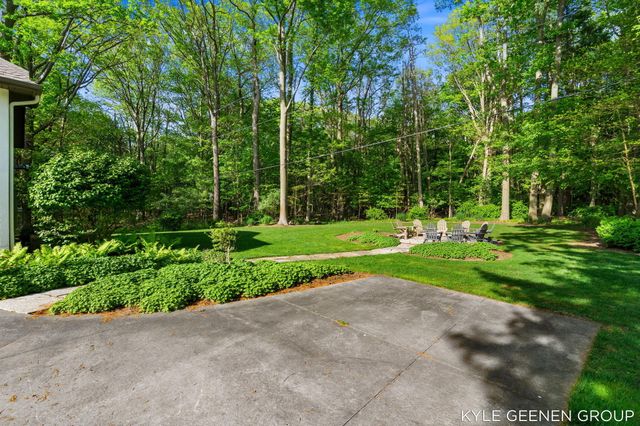 2817 Lakeshore Drive, Fennville, MI 49408