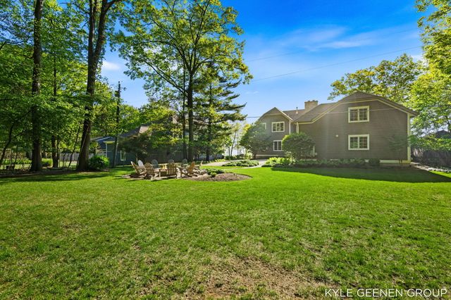 2817 Lakeshore Drive, Fennville, MI 49408