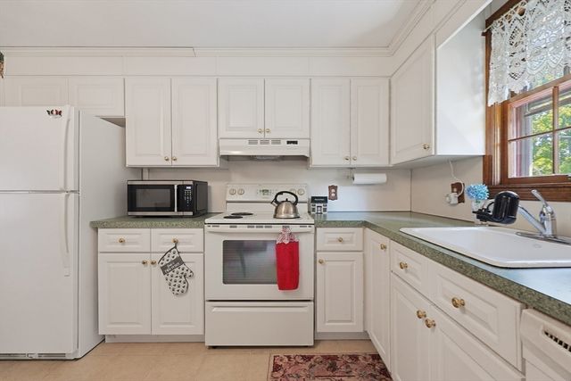 75 Concetta Drive, Bridgewater, MA 02324