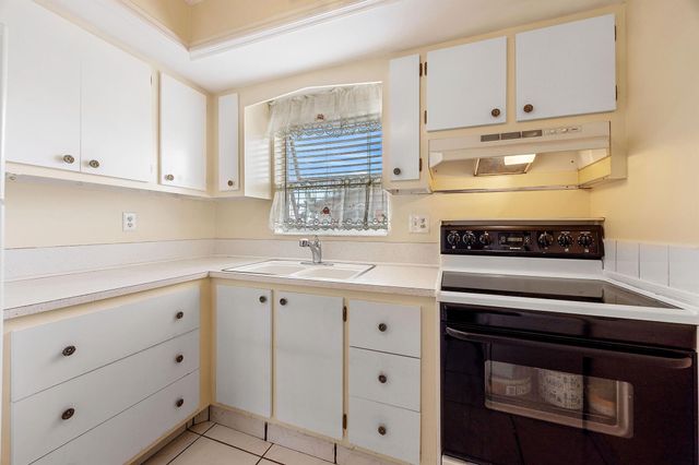 2747 Dudley Drive E A, West Palm Beach, FL 33415