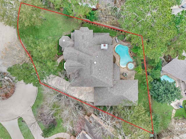 6 Meadow Cove Drive, The Woodlands, TX 77381