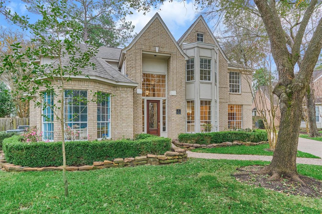6 Meadow Cove Drive, The Woodlands, TX 77381