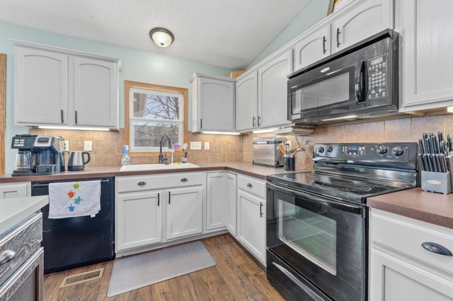 3674 N Forest Ridge, Wichita, KS 67205