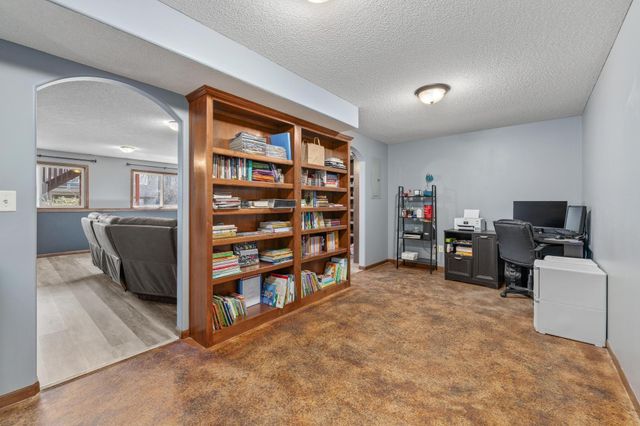 3674 N Forest Ridge, Wichita, KS 67205