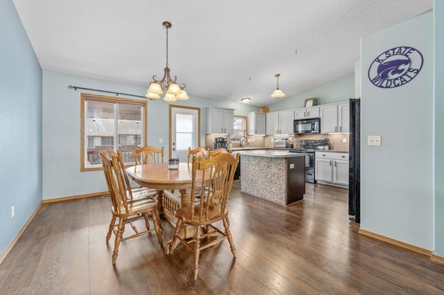 3674 N Forest Ridge, Wichita, KS 67205