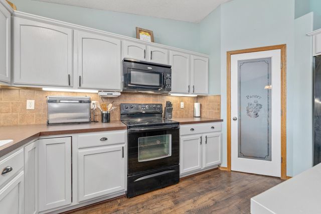 3674 N Forest Ridge, Wichita, KS 67205