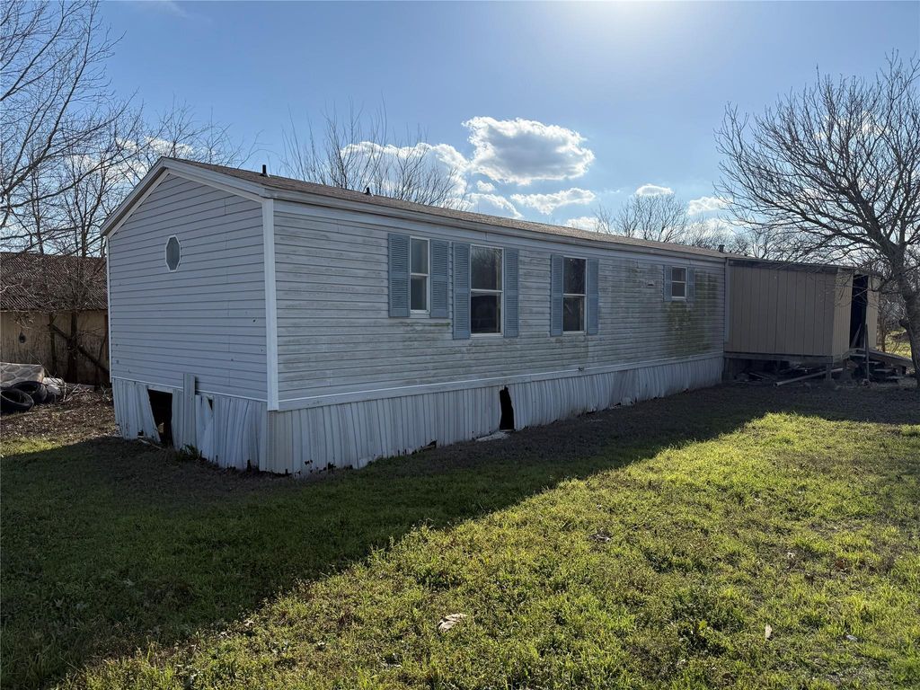 55 Live Oak DR, Maxwell, TX 78656