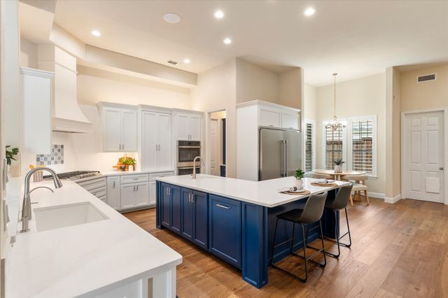 660 Duke Saxony Drive, Lewisville, TX 75056