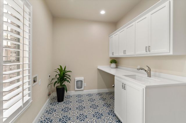660 Duke Saxony Drive, Lewisville, TX 75056