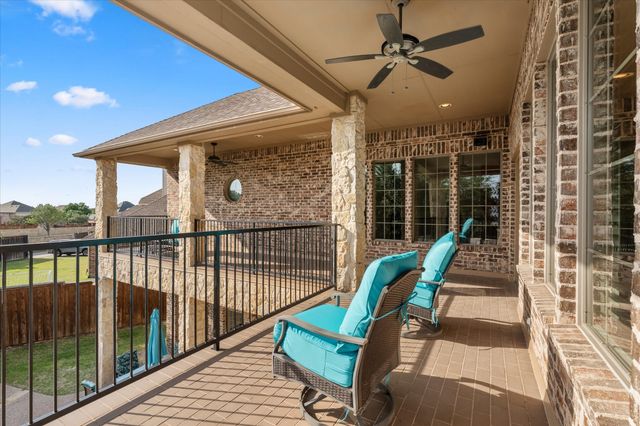 660 Duke Saxony Drive, Lewisville, TX 75056