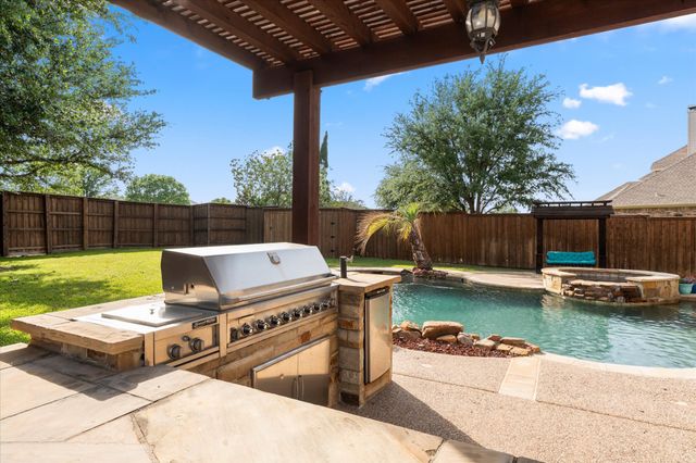 660 Duke Saxony Drive, Lewisville, TX 75056