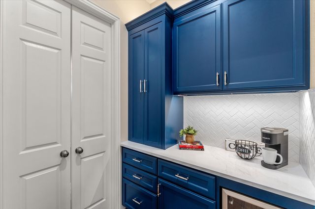 660 Duke Saxony Drive, Lewisville, TX 75056