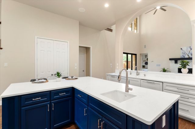660 Duke Saxony Drive, Lewisville, TX 75056