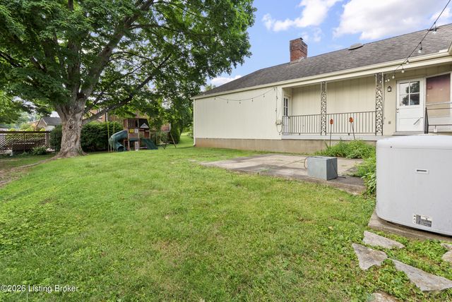 9829 Meadow Vale Dr, Louisville, KY 40242