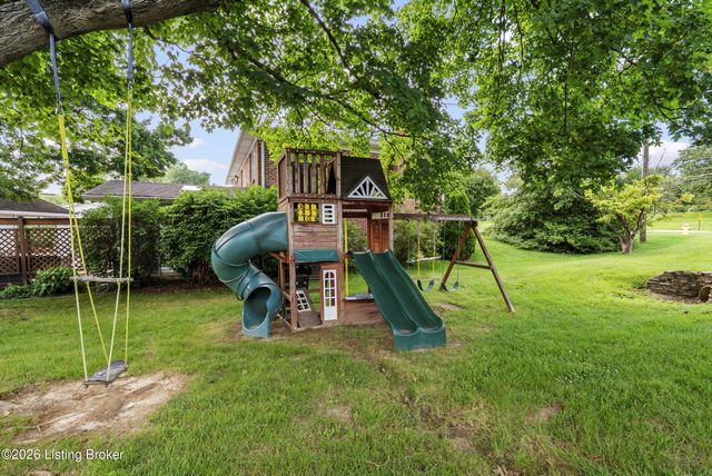 9829 Meadow Vale Dr, Louisville, KY 40242