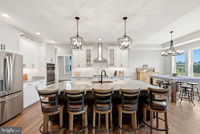 125 LAKE HOLLIDAY, Cross Junction, VA 22625