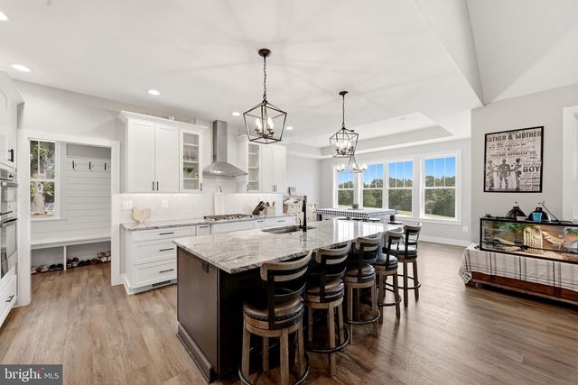 125 LAKE HOLLIDAY, Cross Junction, VA 22625