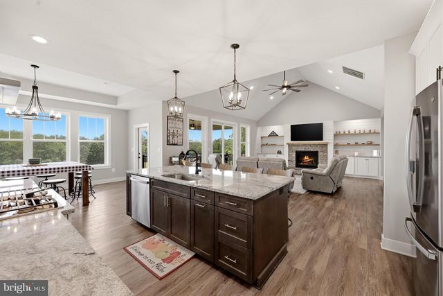 125 LAKE HOLLIDAY, Cross Junction, VA 22625