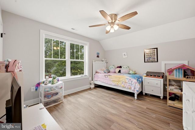 125 LAKE HOLLIDAY, Cross Junction, VA 22625
