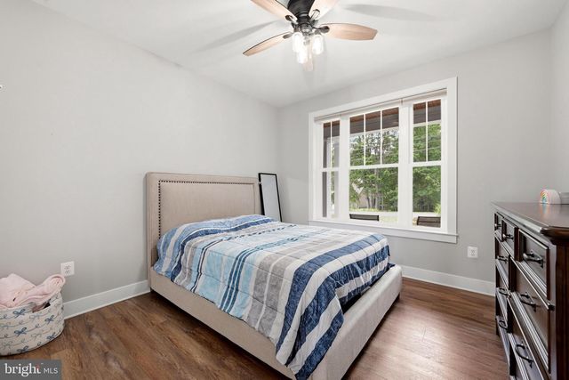 125 LAKE HOLLIDAY, Cross Junction, VA 22625