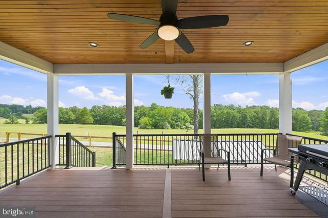 125 LAKE HOLLIDAY, Cross Junction, VA 22625