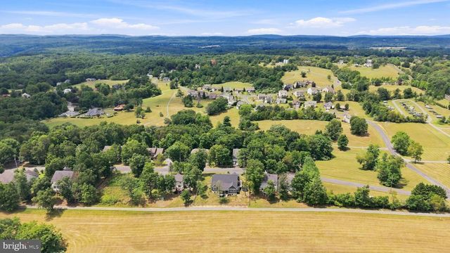 125 LAKE HOLLIDAY, Cross Junction, VA 22625