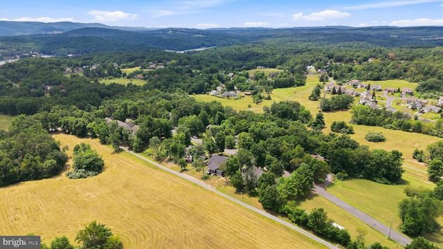 125 LAKE HOLLIDAY, Cross Junction, VA 22625