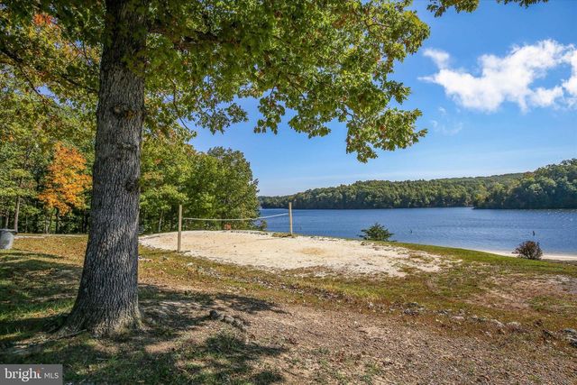 125 LAKE HOLLIDAY, Cross Junction, VA 22625