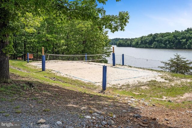 125 LAKE HOLLIDAY, Cross Junction, VA 22625