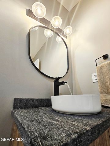 252 Hidden Crest Cir Circle, El Paso, TX 79912