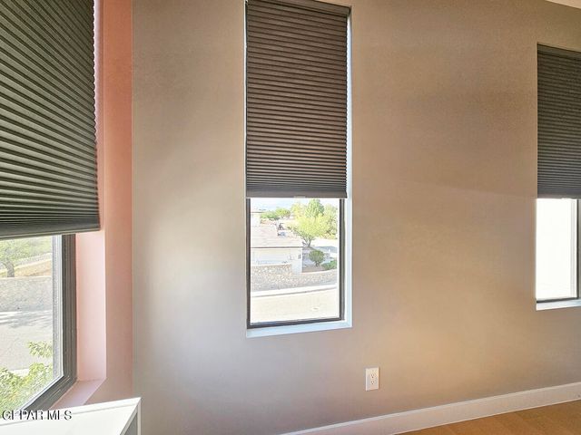 252 Hidden Crest Cir Circle, El Paso, TX 79912