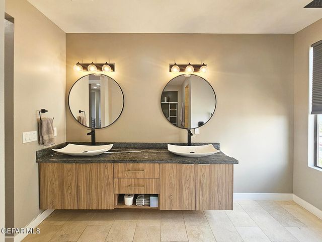 252 Hidden Crest Cir Circle, El Paso, TX 79912