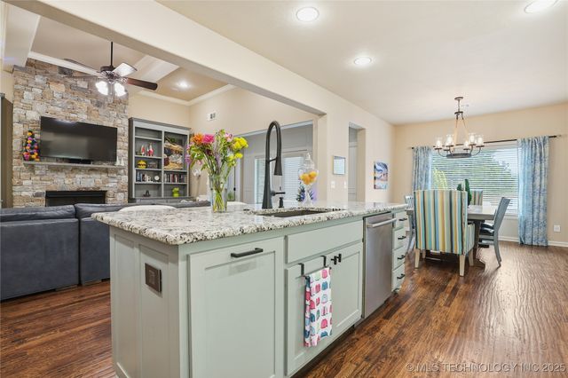 11471 S Ash Street, Jenks, OK 74037