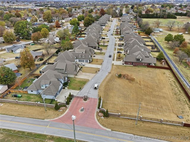 11471 S Ash Street, Jenks, OK 74037