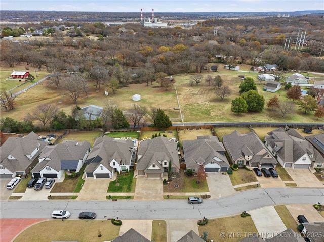 11471 S Ash Street, Jenks, OK 74037