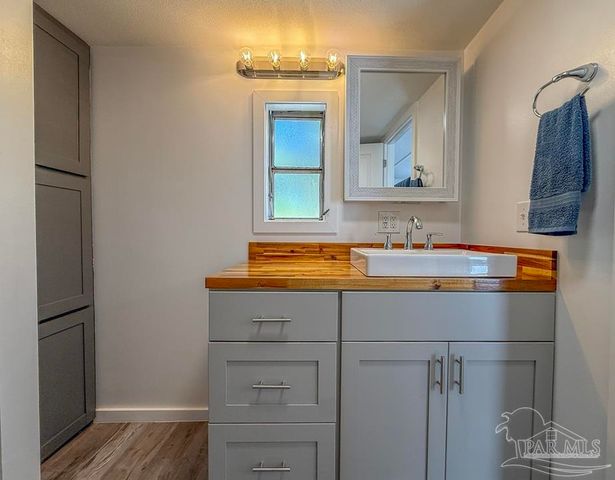 3637 Diamond St, Pace, FL 32571