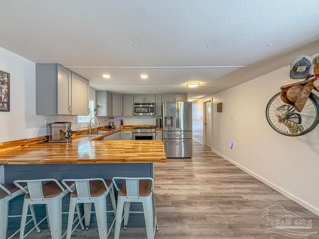 3637 Diamond St, Pace, FL 32571