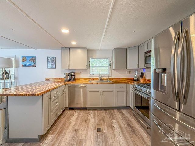 3637 Diamond St, Pace, FL 32571