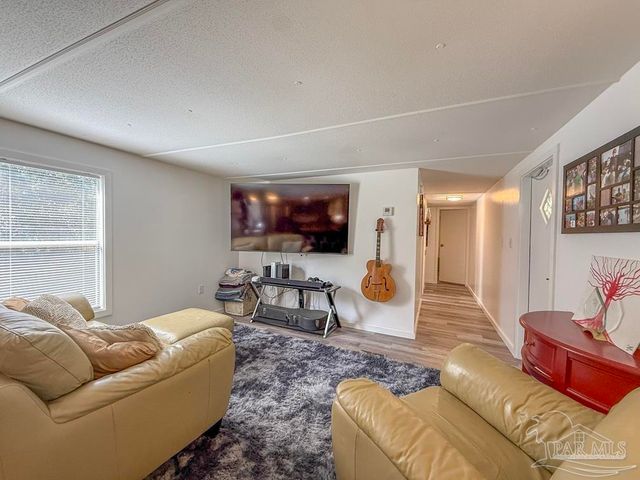 3637 Diamond St, Pace, FL 32571