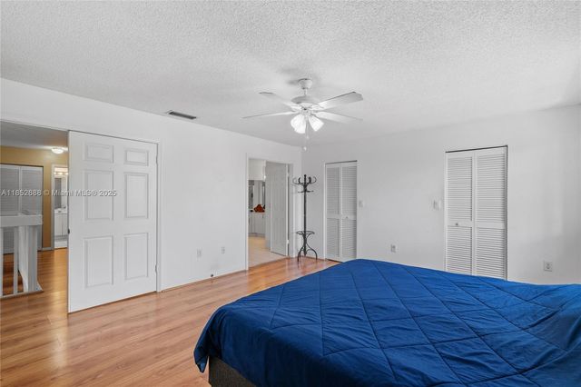 7952 NW 188th Ln, Hialeah, FL 33015