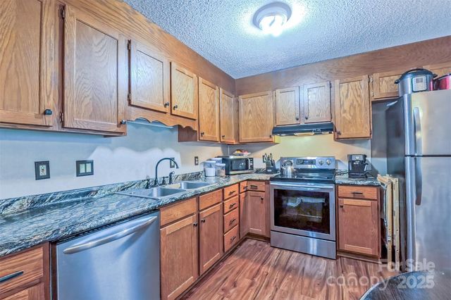 529 N Spring Avenue, Newton, NC 28658