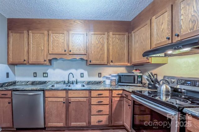 529 N Spring Avenue, Newton, NC 28658