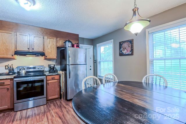 529 N Spring Avenue, Newton, NC 28658