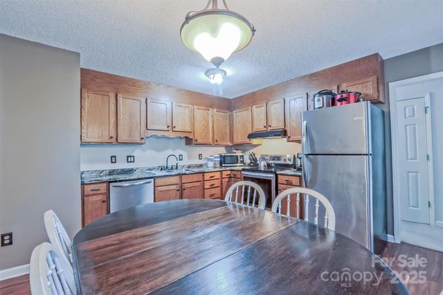 529 N Spring Avenue, Newton, NC 28658