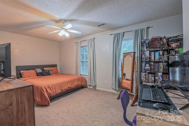 529 N Spring Avenue, Newton, NC 28658