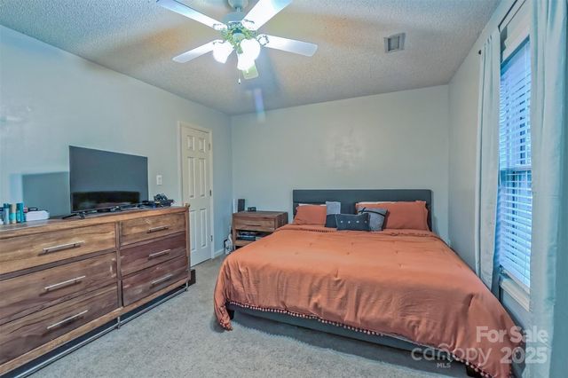 529 N Spring Avenue, Newton, NC 28658