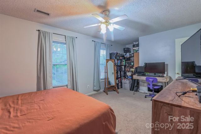 529 N Spring Avenue, Newton, NC 28658