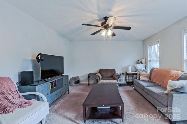 529 N Spring Avenue, Newton, NC 28658